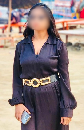Daund housewife call girl